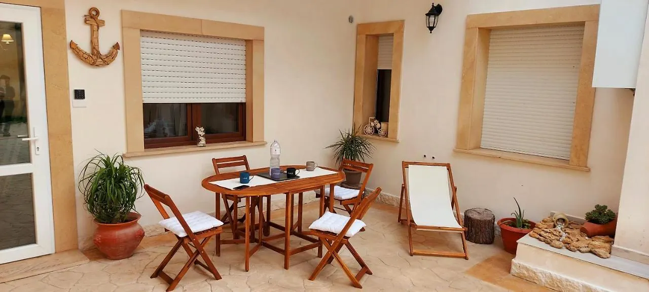 Casa vacanze Villa Casa Parisi Agnone Bagni Italia