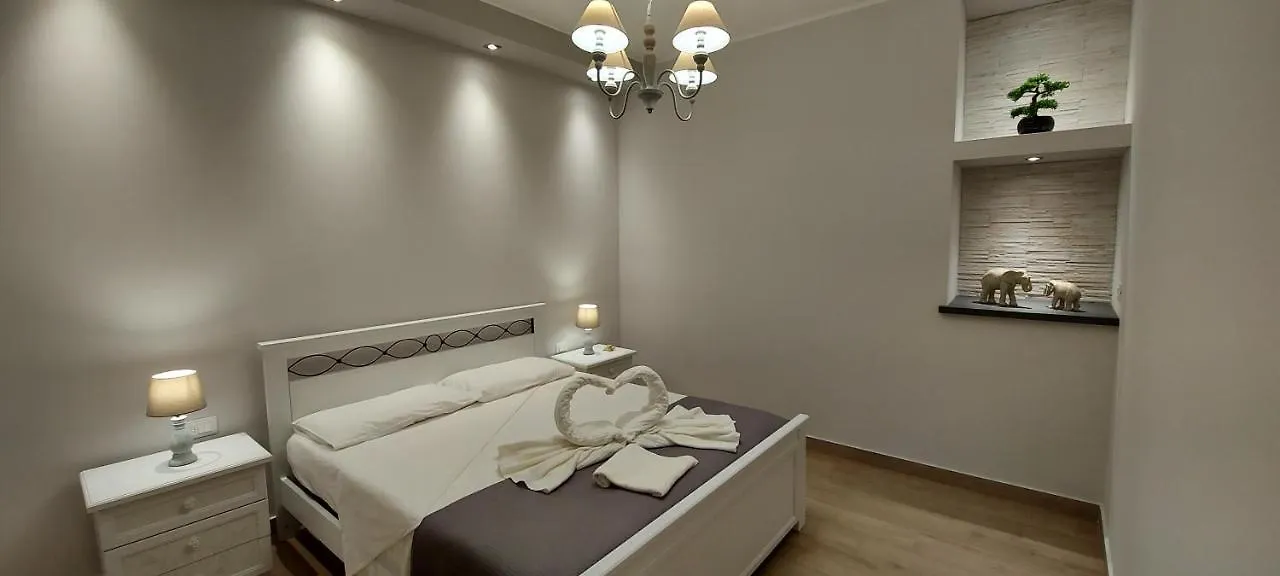Casa Parisi contacts